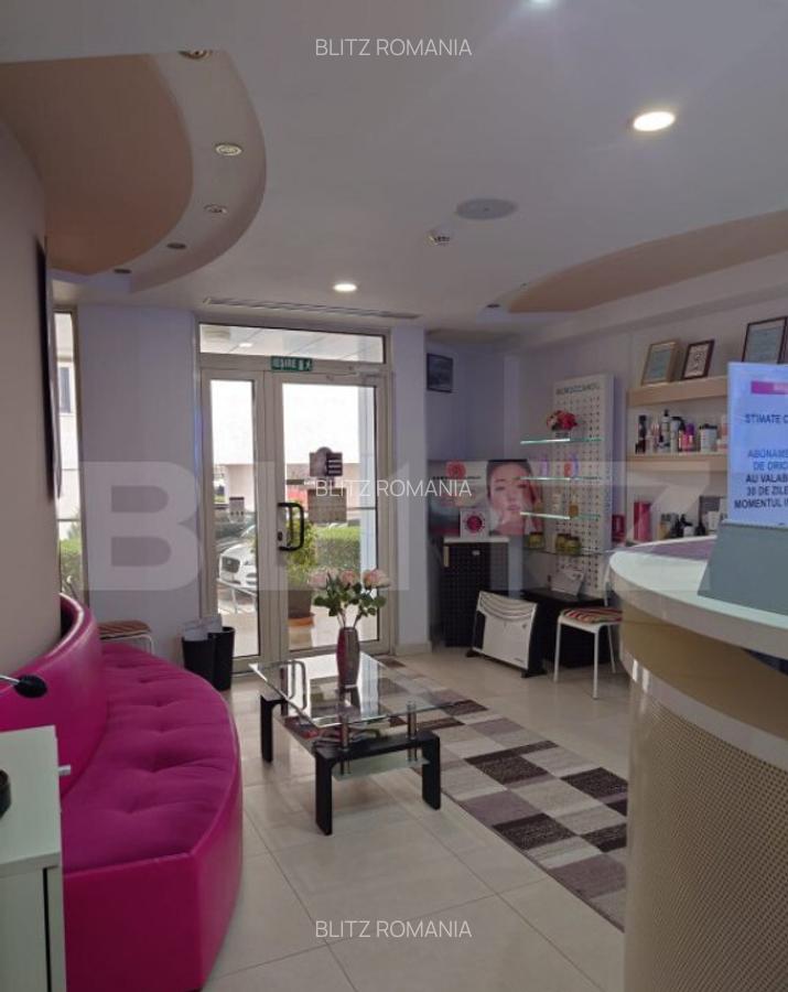 Spatiu comercial de vanzare, 290 mp, zona Micro 3 - 2