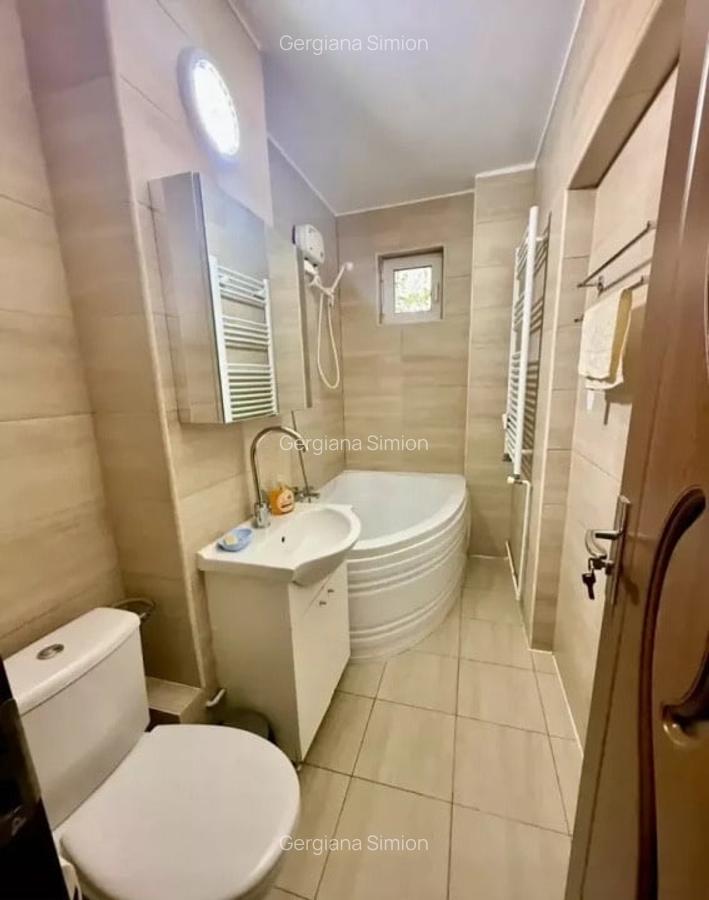 Apartament cu 3 camere semidecomandat, mobilat în Pajura - 9