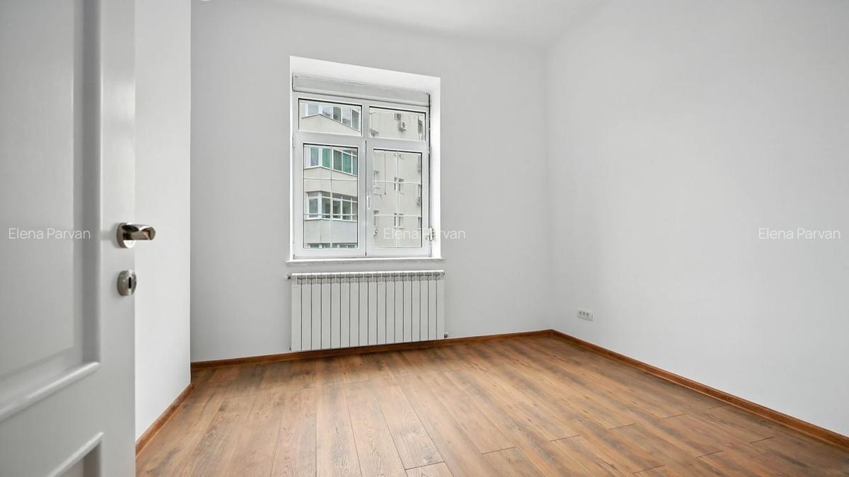 Apartament tip Penthouse 4 camere de inchiriat-Piata Romana - 10