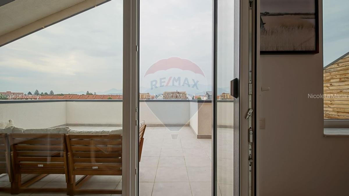 Apartament cu terasa panoramica de inchiriat Uno Brasov - 12