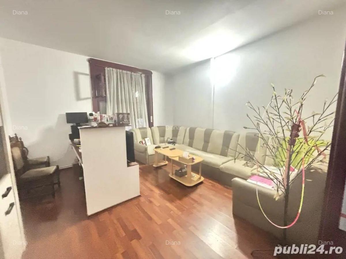 Inchiriez casa cu etaj in Ronat 1700 euro - 4