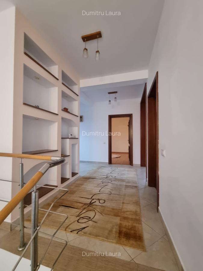 Casă cu 5 camere în Bucium - 8