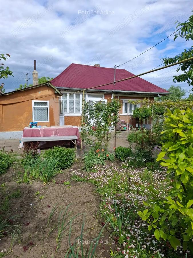 Vand Casa + Teren 700 mp in Lunca Pa?cani - 1