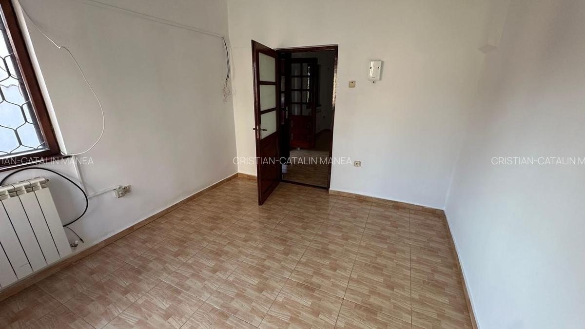 Casă de închiriat în zona Faleza Nord - 28