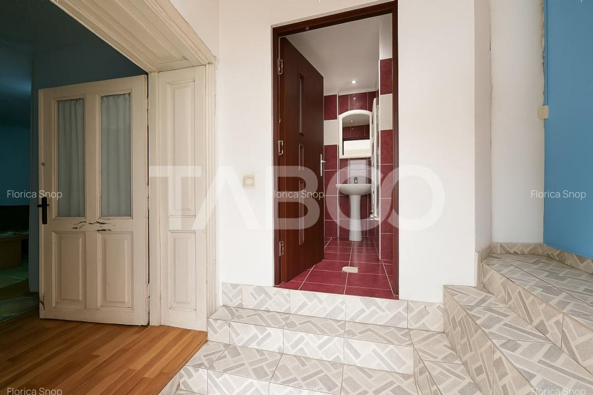 Casa de vanzare str Paltinului nr 28  Vasile Aaron 3 camere si teren - 9