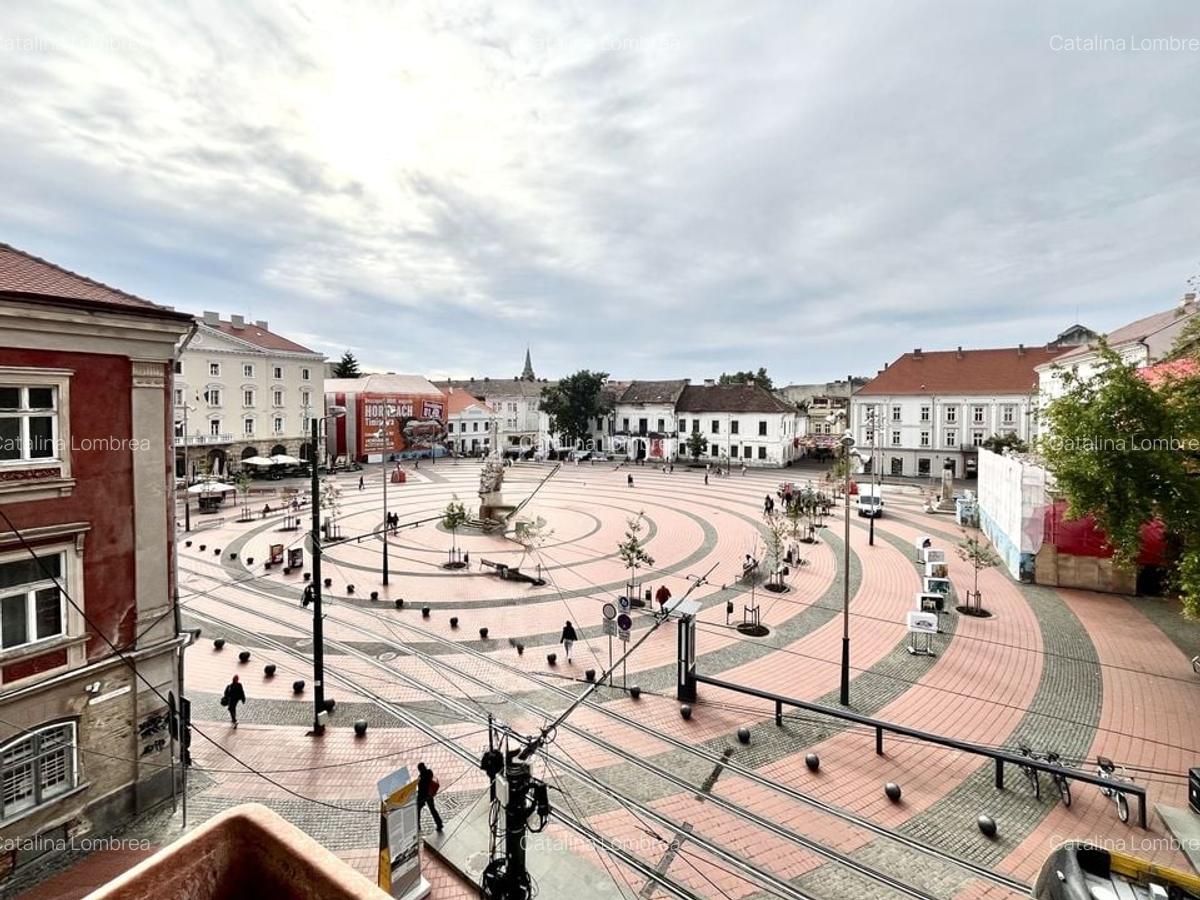 Apartament grandios cu vedere spectaculoasă spre Piața Libertății - 34