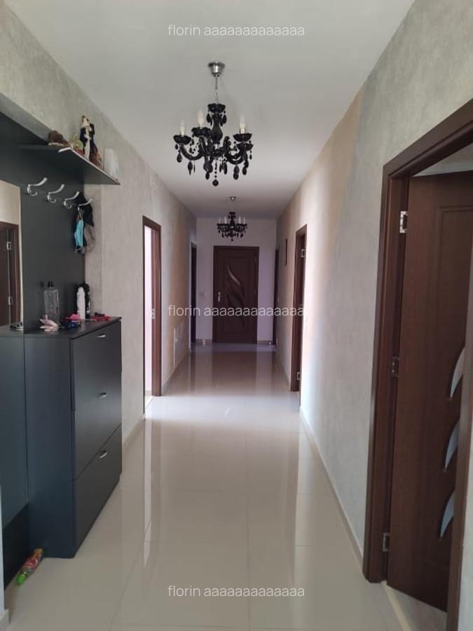 Casă de vânzare 2200 mp2 - 6