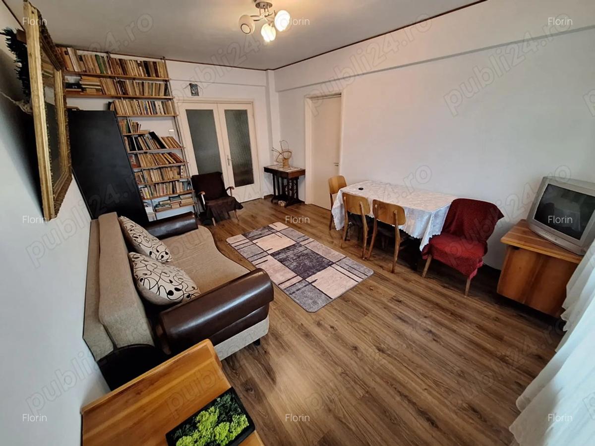 Inchiriez apartament renovat, zona centrala, 2 camere decomandate - 4