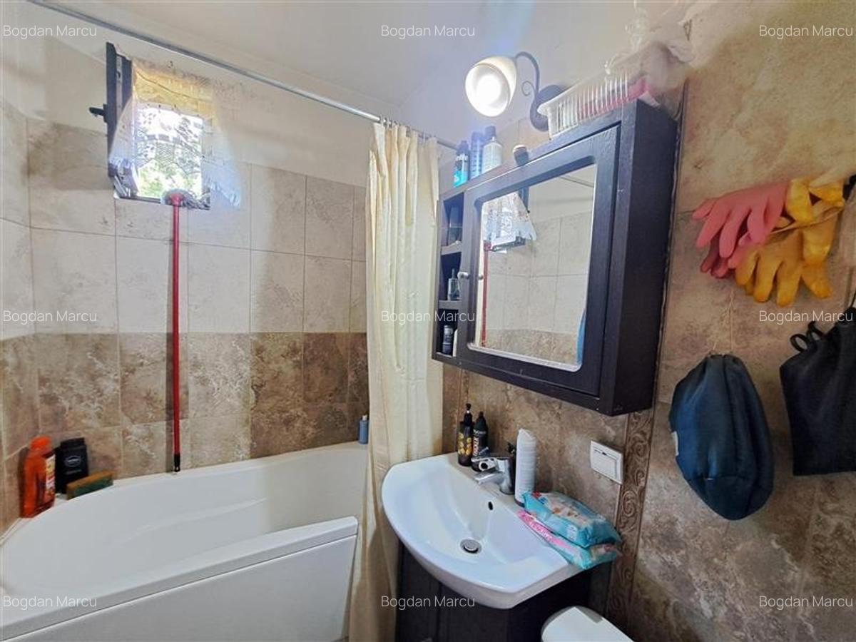 Mobilat și utilat la et 1 ?n bloc de cărămidă, cu garaj incl - 8
