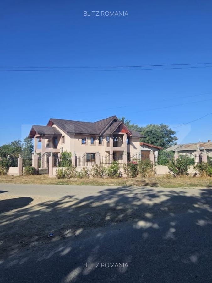 Casa la rosu, de vanzare, 250 mp, zona Slobozia Moara - 2