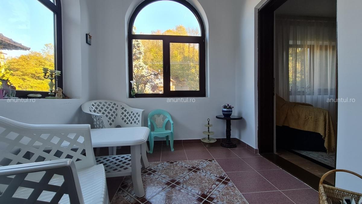 Casa langa padure si livada, zona linistita aproape de Targoviste - 14