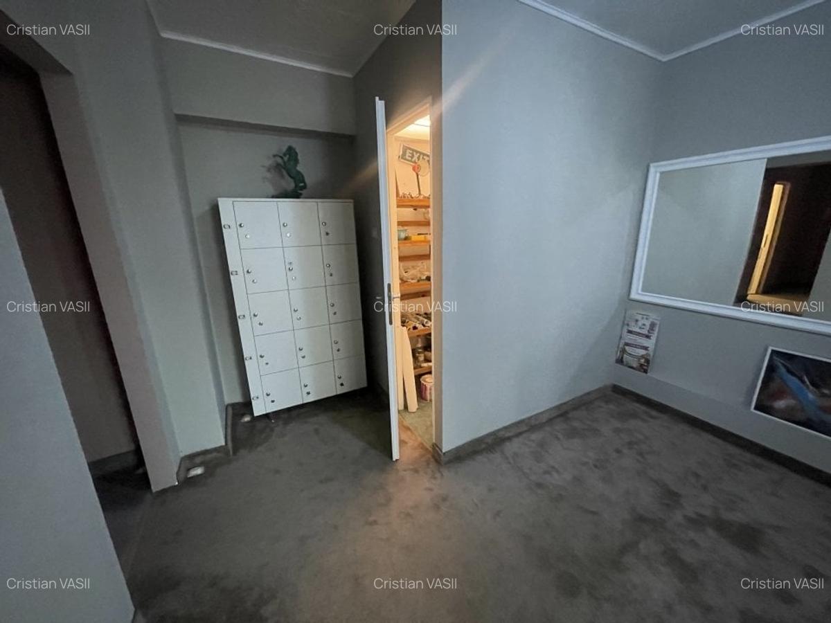 Apartament cu 5 camere decomandat în Fabric - 12