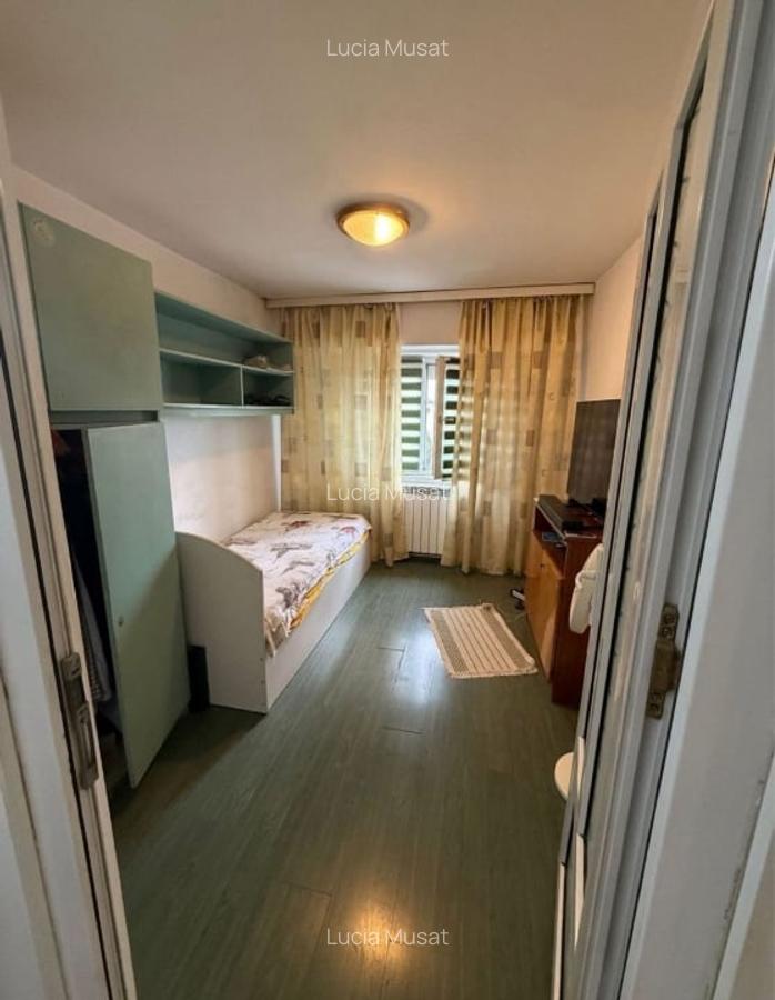 Apartament cu 3 camere decomandat în Brotăcei - 2