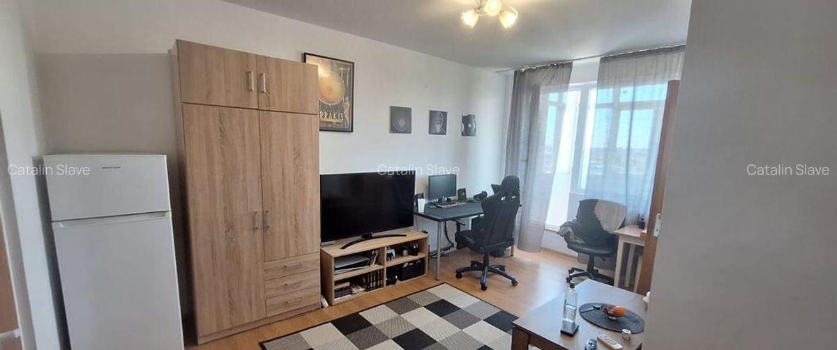 Garsoniera renovata - stradal pe Calea Vitan - Mihai Bravu - 1