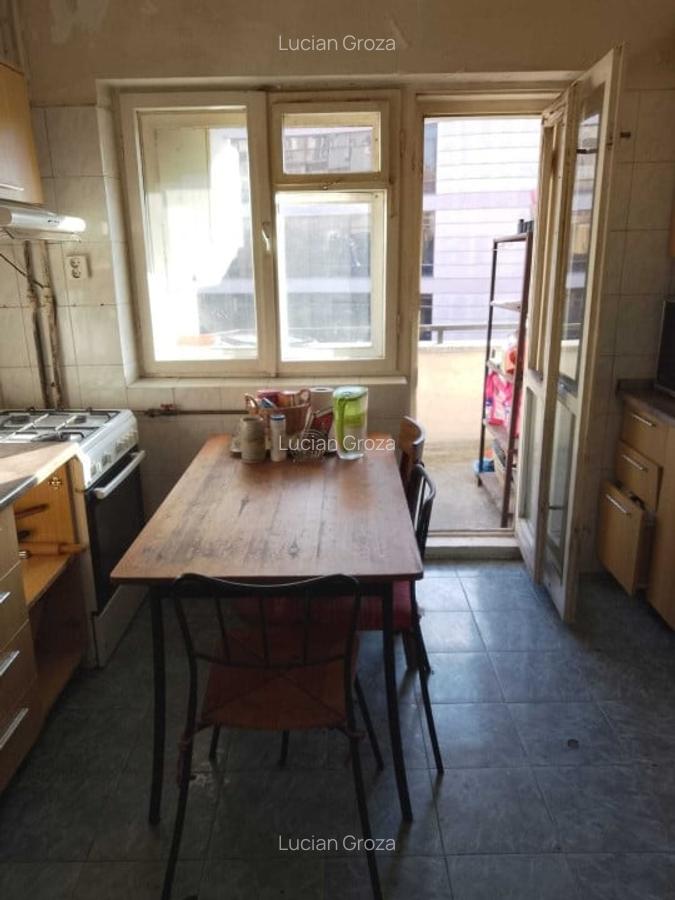 Apartament cu 4 camere decomandat în Iancului - 4