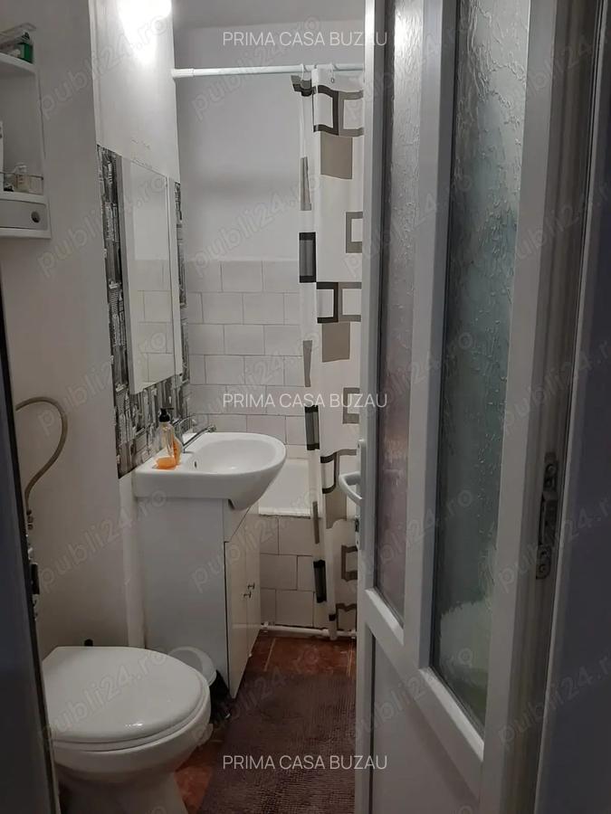 Apartament cu 2 camere zona Unirii Sud etaj 1 din 4 Pret: 82.000 - 3