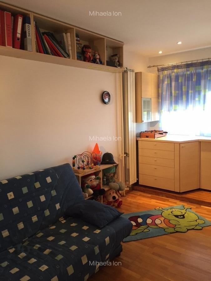 Apartament cu 3 camere semidecomandat, mobilat în Văcăresti - 9