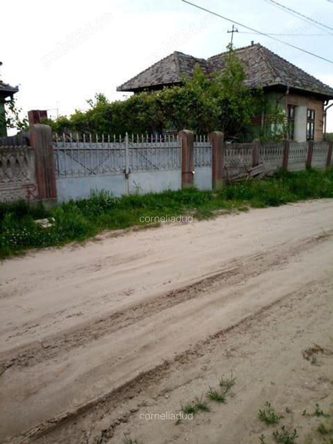 Vand casa veche cu teren intravilan - 8