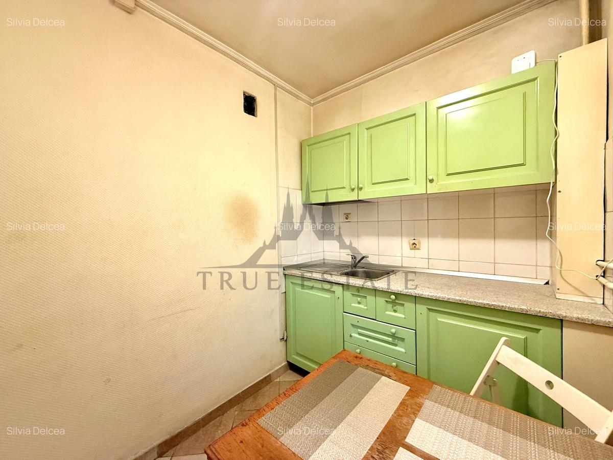 Garsoniera Banu Manta cu vedere pe spate - 17