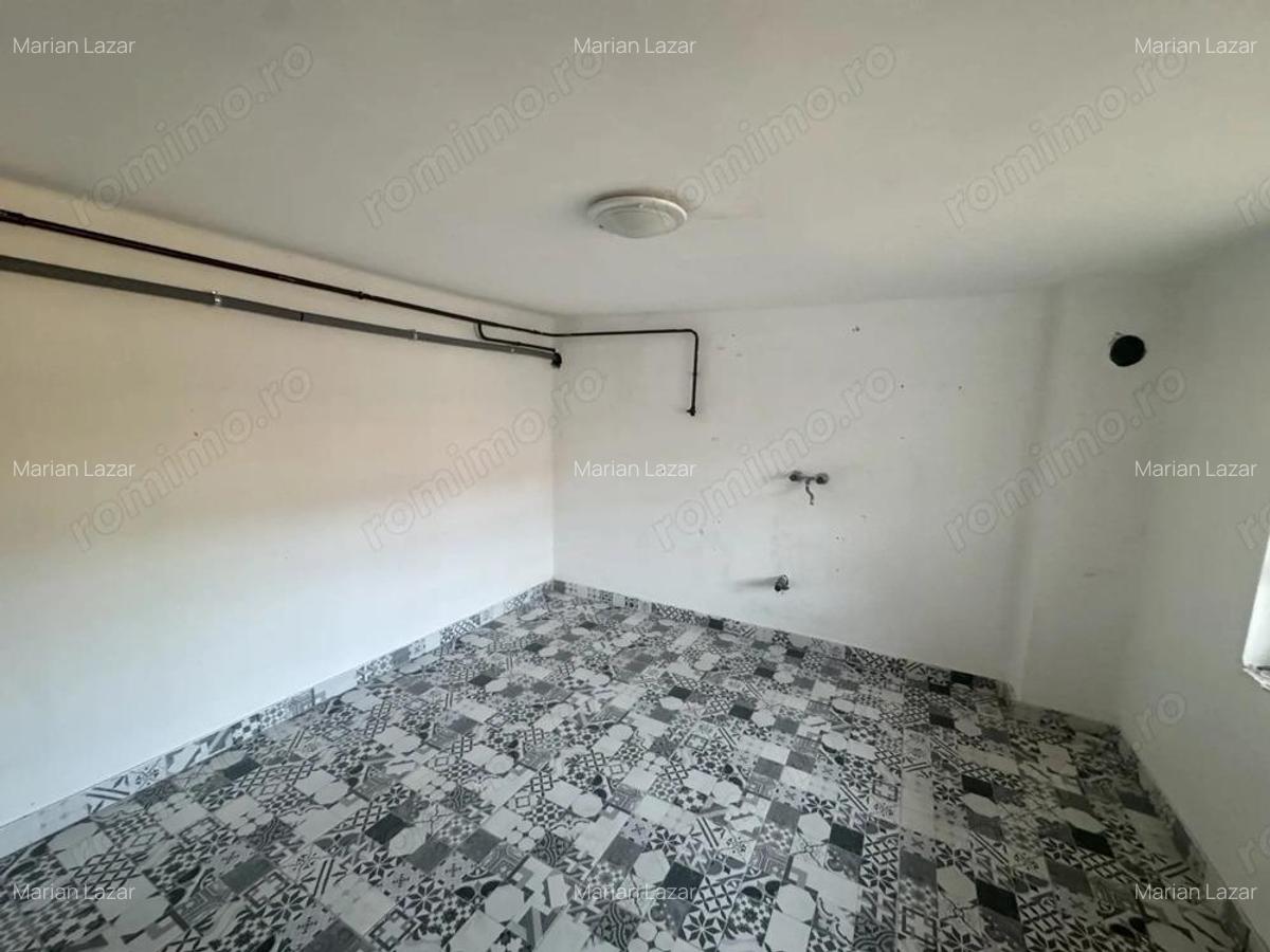 Casă cu Teren 2880 Mp în Central - 9