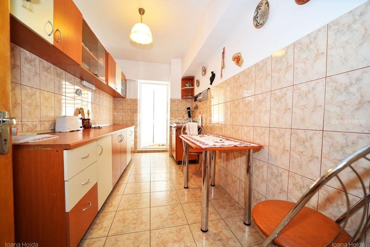 Apartament cu 3 camere decomandat, mobilat în Central - 2