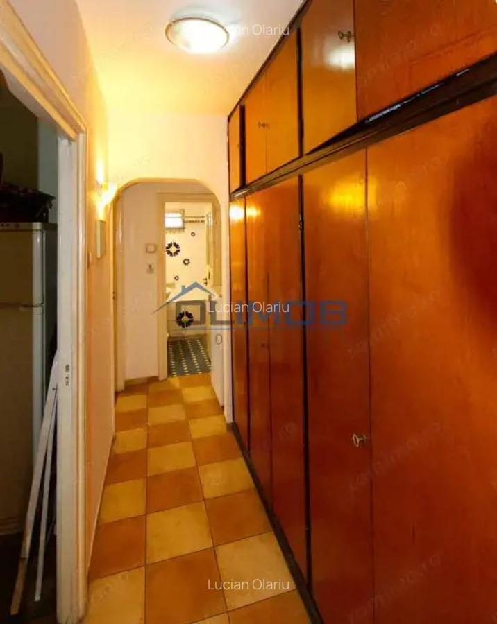 Apartament 3 camere de vanzare vedere spate Bulevardul Tei - 15