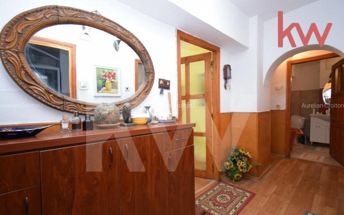 Apartament 4 camere Sarari decomandat, - schimb cu 2 camere - 4 Apartament 4 camere Sarari decomandat, - schimb cu 2 camere - 4