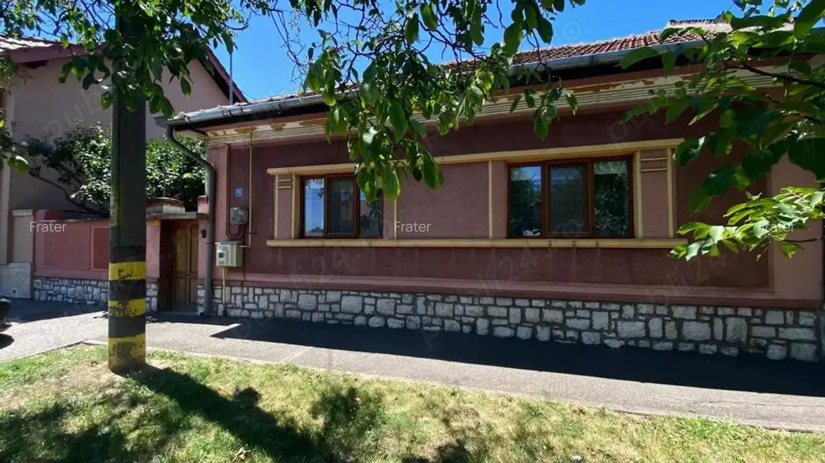 Vand casa cu gradina - 1