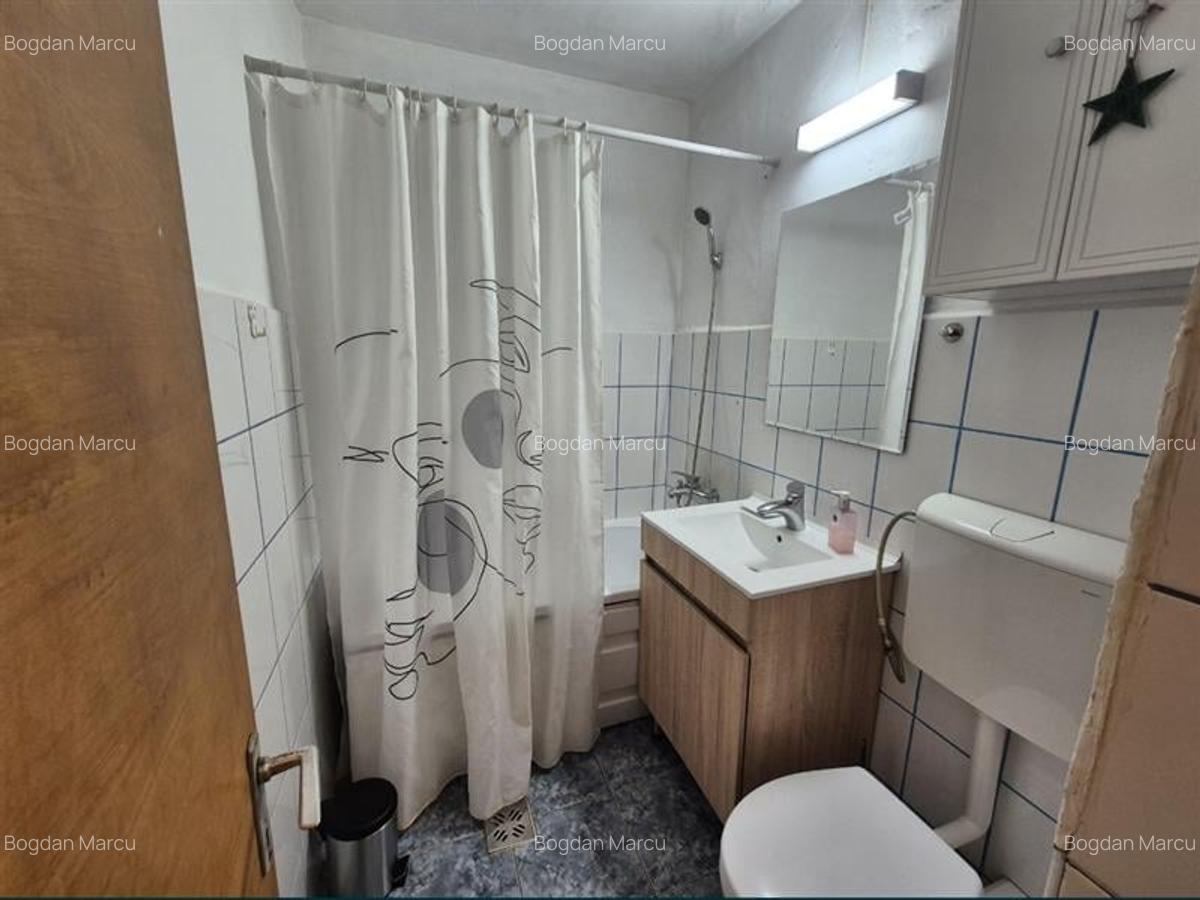 Decomandat, mobilat și utilat ?n Complexul Studențesc - 4