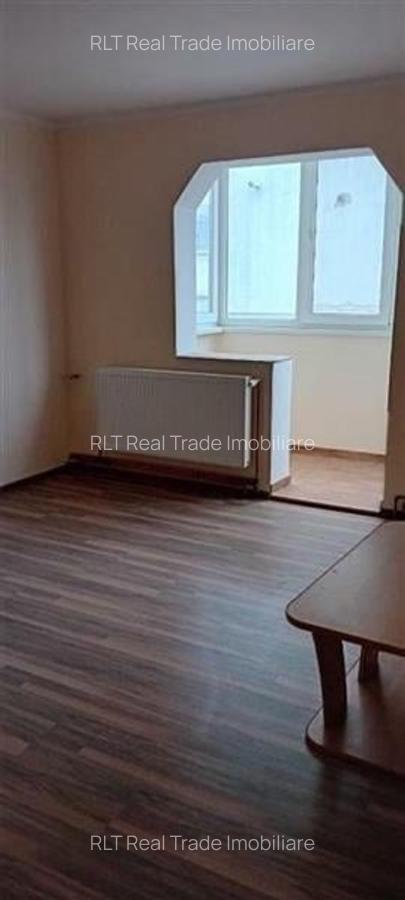 Apartament cu 2 camere semidecomandat în Tractorul - 1