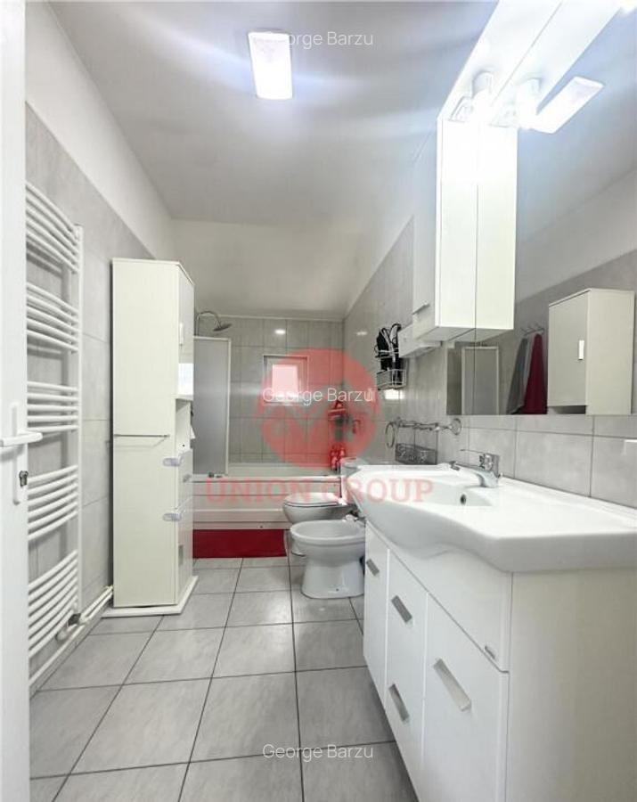 Casa cu Potential Multiplu, Pretabila Pentru Doua Familii sa - 15