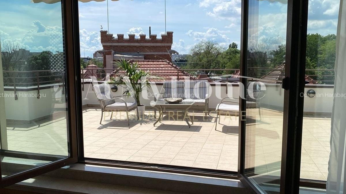 Penthouse superb, spatios cu 5 camere, mobilat partial, 3 parcari, terasa 157mp - 1