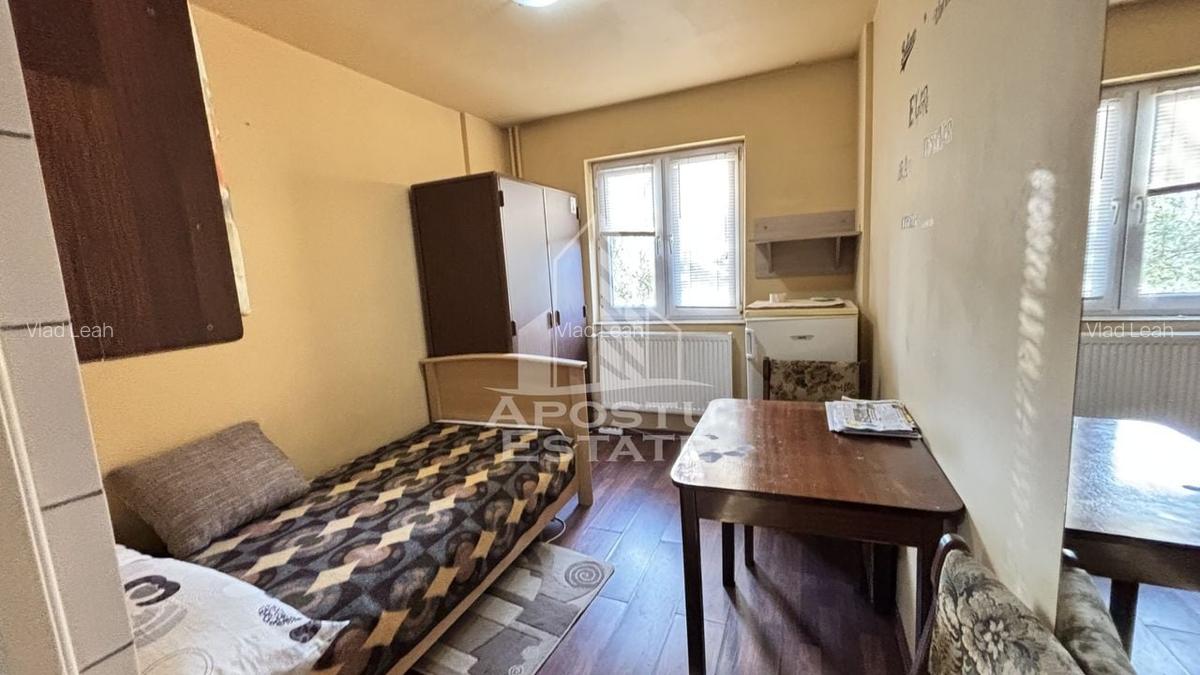Garsonieră decomandată în Complex Studențesc - 2