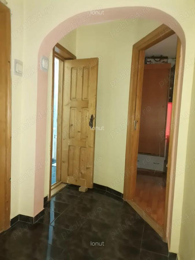 De vinzare Garsoniera zona Paco Gara - 2