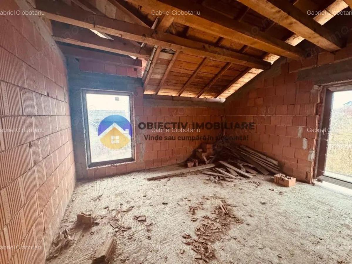 Vila la rosu + teren 500 mp de vanzare Zona Fermelor - 17