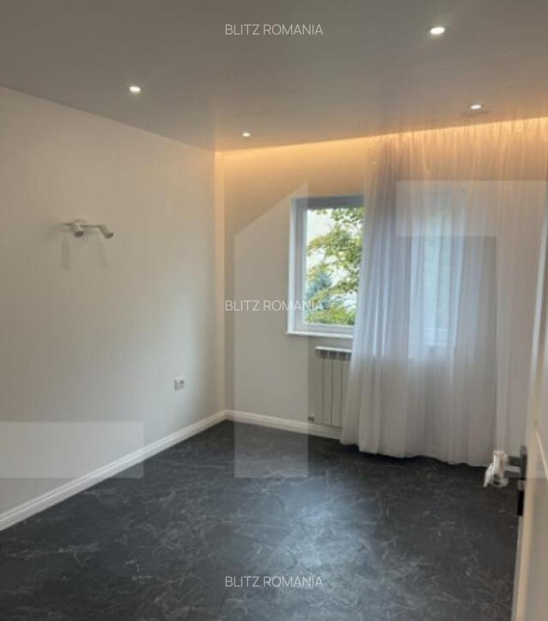 Apartament cu 3 camere, decomandat, 72 mp, zona Pia?a Mare - 12
