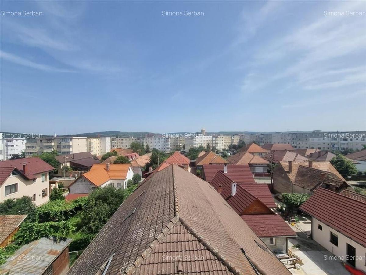 Apartament cu 3 camere decomandat, mobilat în Central - 2