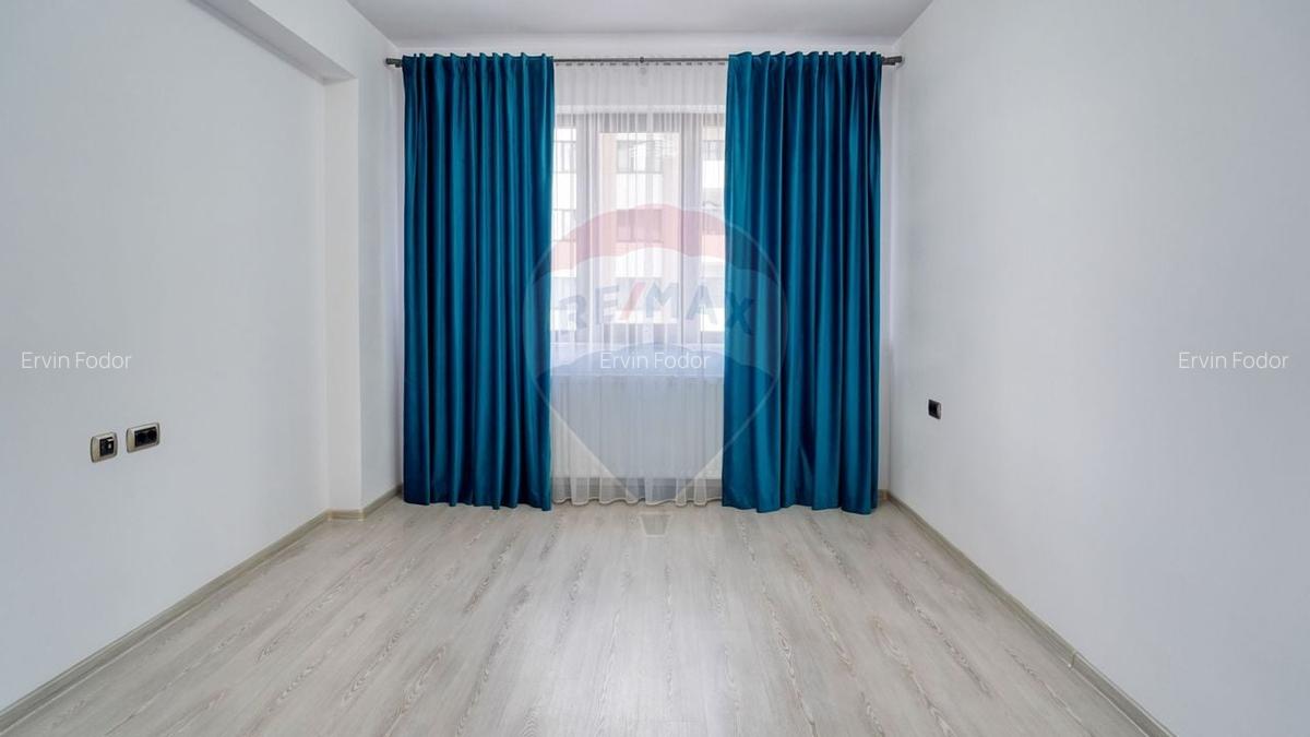 Apartament cu 3 camere de vanzare in Isaran Tractorul - 6