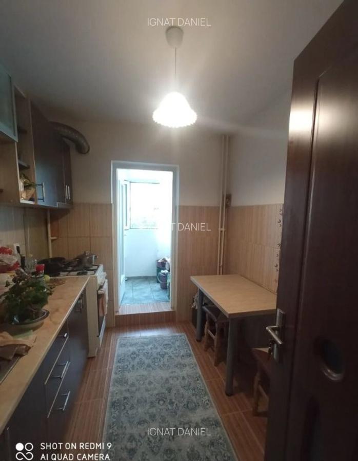 Apartament cu 2 camere decomandat, zona Galata - 1