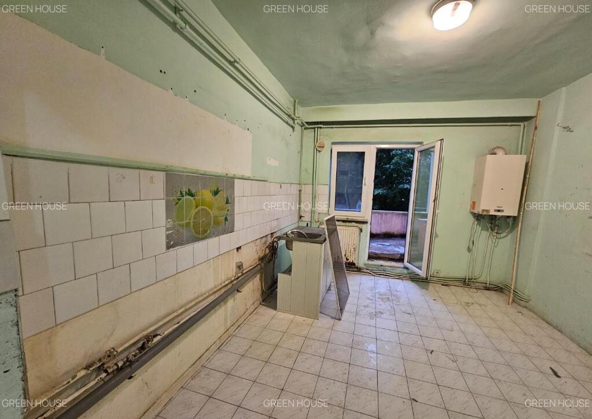 OCAZIE UNICA! Apartament 2 camere,2 balcoane etaj 1, Bv. Decebl - 4