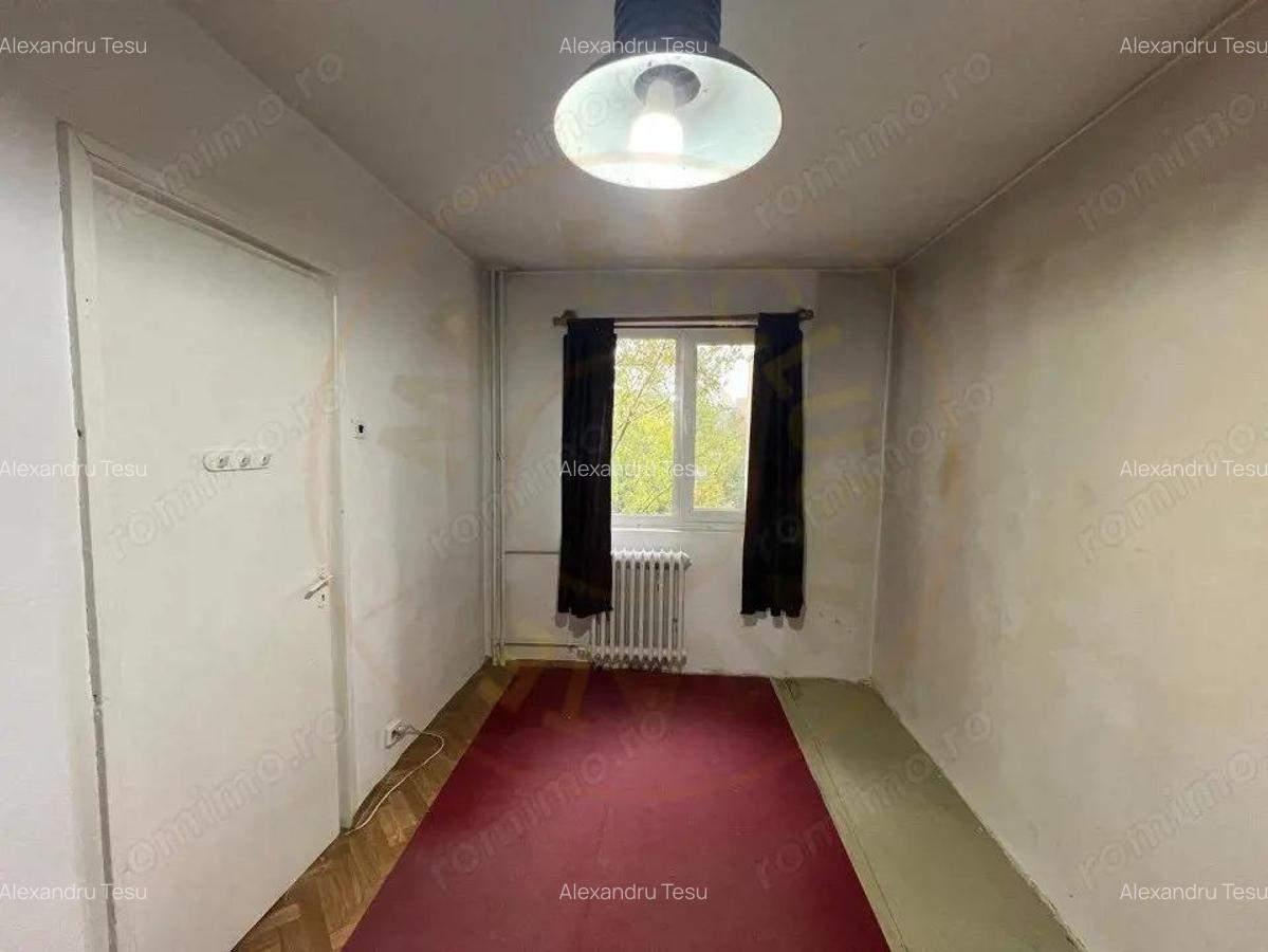 Apartament in zona Exercitiu Oportunitate de renovare! Video disponibil - 2