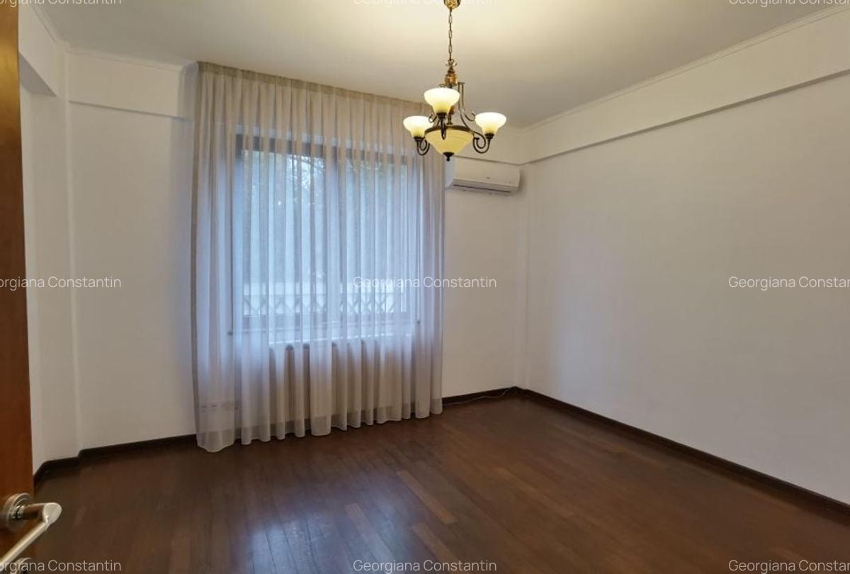 Vila cu gradina impresionanta de 850 mp si piscina exterioara - 17