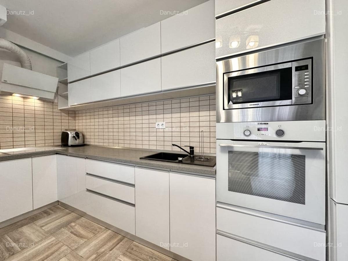 Inchiriere Apartament 3 camere, 2 bai, zona centrala, garaj - 13