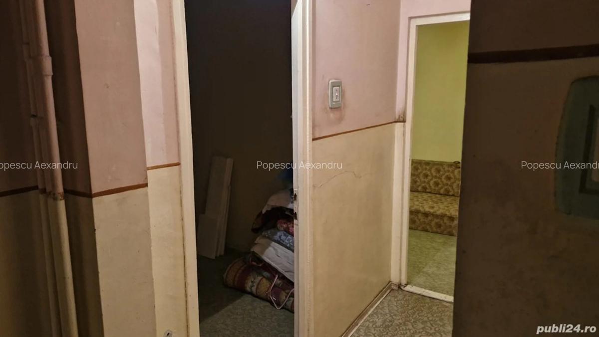 Vand apartament 3 camere decomandat nemobilat nerenovat Astra Berzei nr. 1 - 1