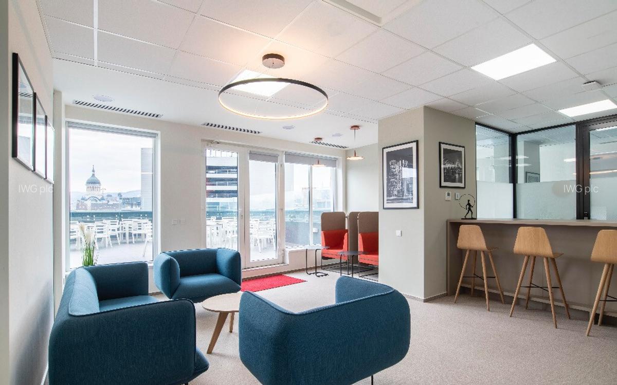 Spa?iu de birou privat pentru 5 persoane in Regus Central Business - 7