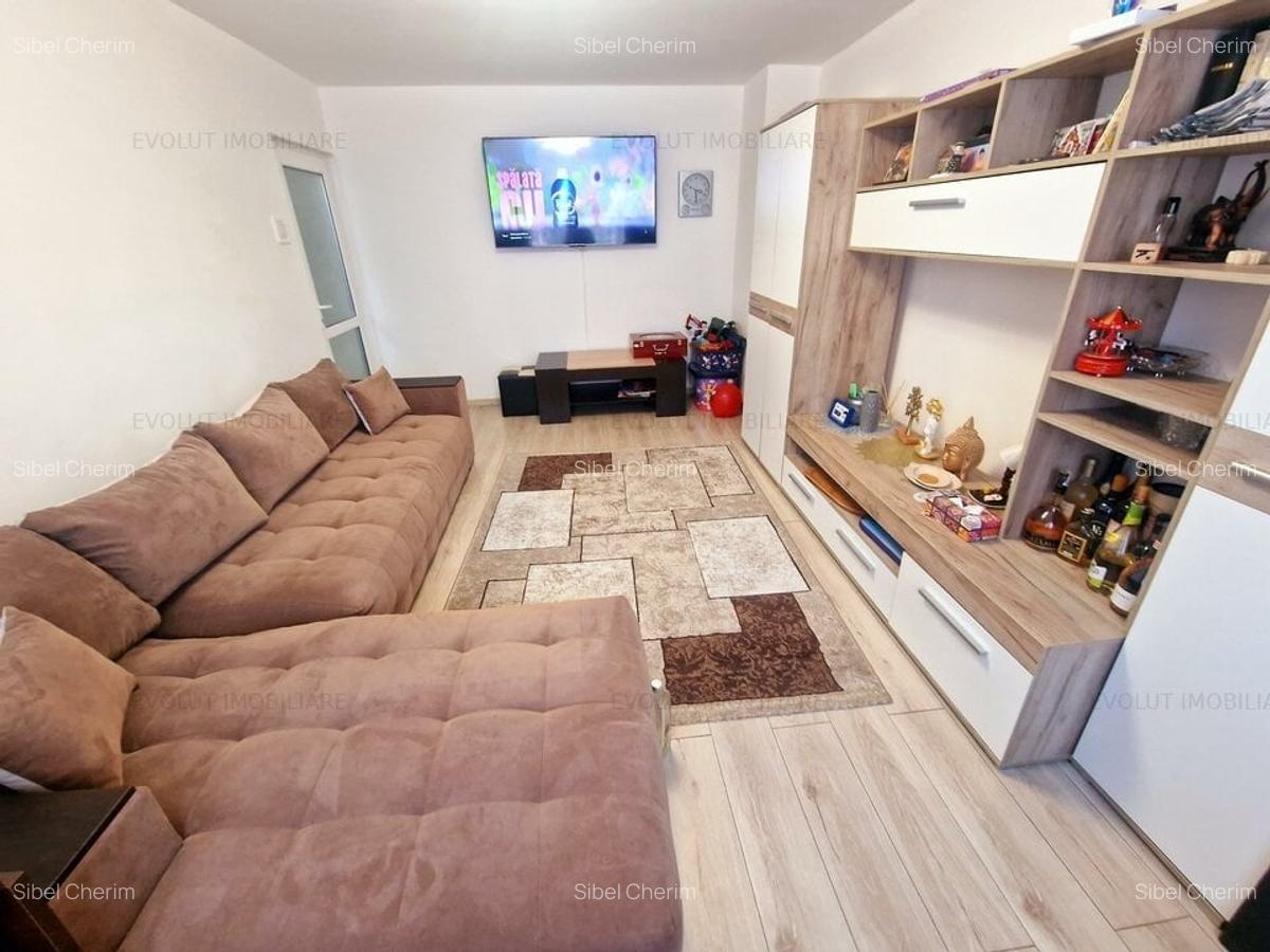 Apartament 3 camere de vanzare decomandat Inel 2 - 5
