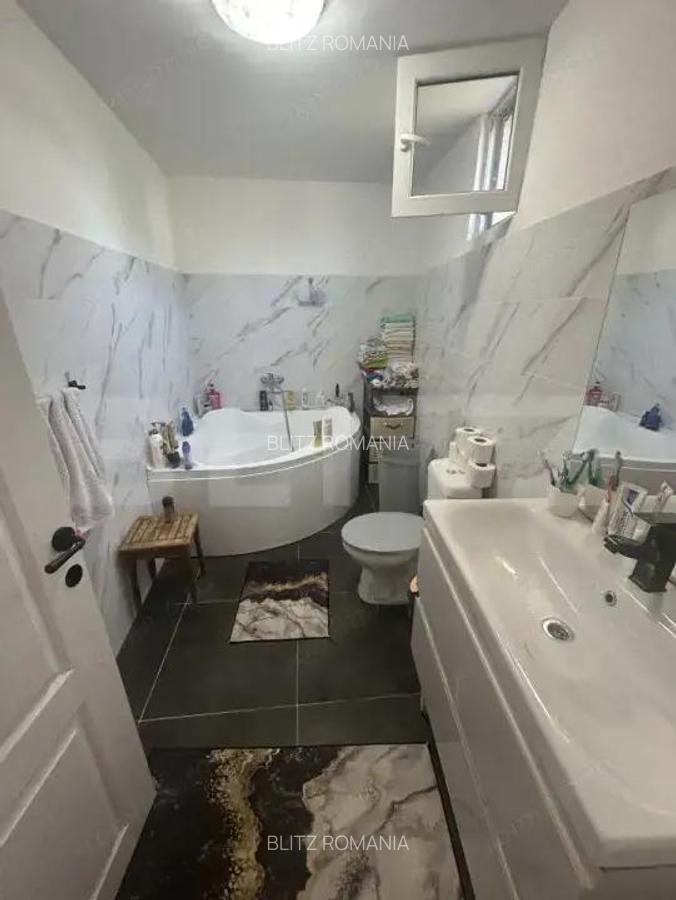 Casa de vanzare cu 3 camere, 120mp, zona semicentrala. - 6