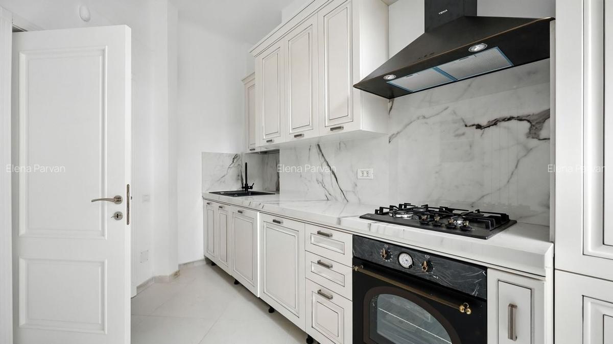Apartament tip Penthouse 4 camere de inchiriat-Piata Romana - 4
