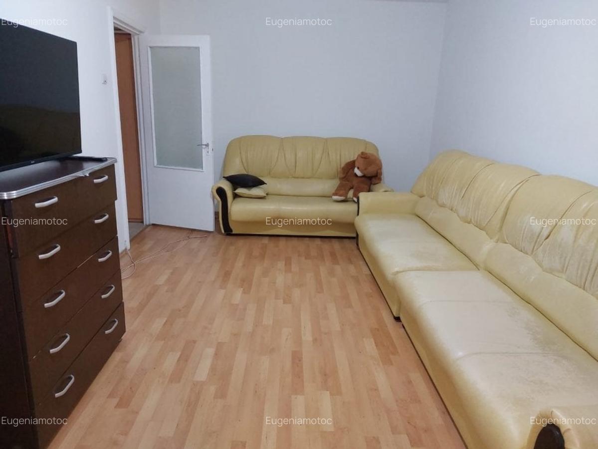 Stadion, str. Primaverii - apartament cu 2 camere si centrala proprie - 1
