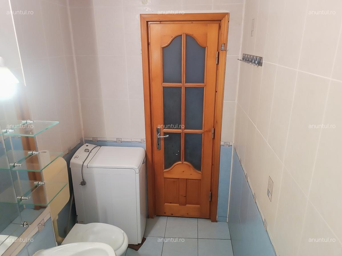 Piata Sud - MegaImage Orizont - 13